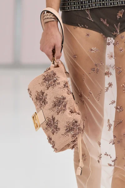 Look 123